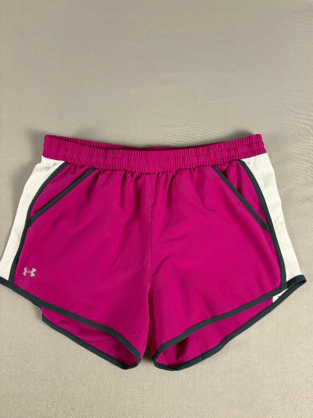 Under Armour Pink Running Shorts Built-In Liner Athletic Mesh Trim Womens M